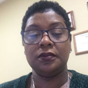 Meet your Posher, Yvette